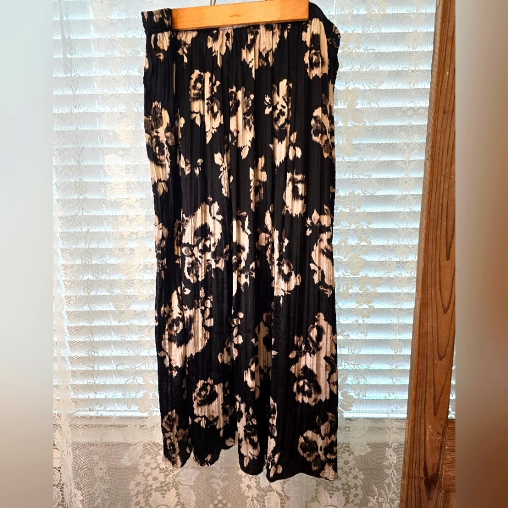 Simply Vera Abstract Floral Skirt, Black Full Maxi Skirt, Verawang Skirt